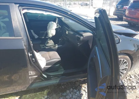 2015 Toyota Corolla L/Le/Le Pls/Prm/S/S Pls z USA, uszkodzony, nr VIN 2T1BURHE5FC277596